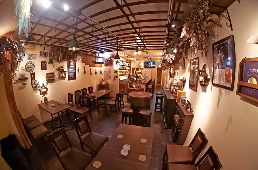 BAR FOLIAGE 店内の様子